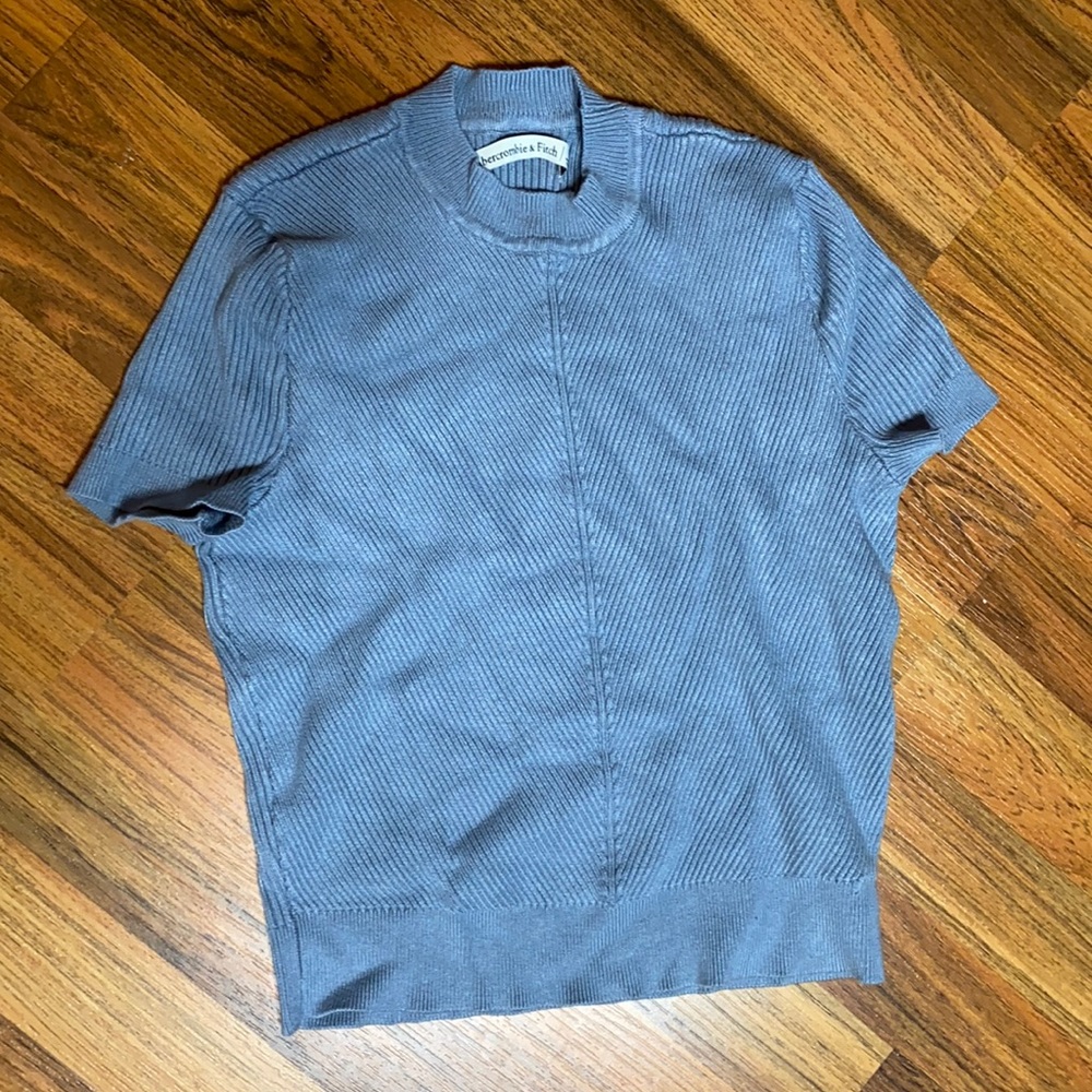 Abercrombie & Fitch knit crop top S